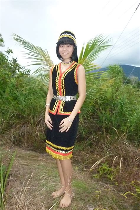 Sarawak Traditional Costume And Handicraft Bidayuh