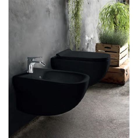 3 trouver un professionnel pour poser un le must du design en matière de sanitaire, le wc suspendu est la révolution du siècle en matière prix pose toilette. WC suspendu avec abattant design WILD BLACKMAT - CRISTINA ...