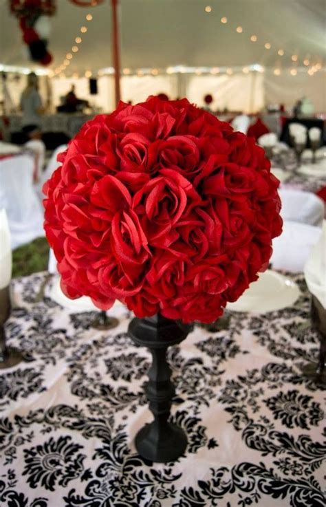 Pin By Jael Maria On Dream Wedding Ideas👰💍 Red Wedding Theme Red