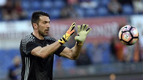 Буффон джанлуиджи / gianluigi buffon. Buffon, i problemi economici preoccupano la Seredova ...