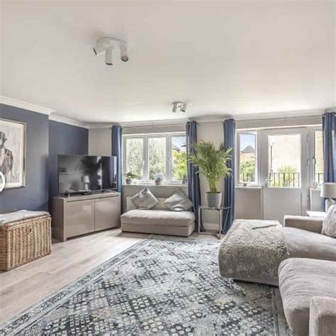 37 Blue Living Room Ideas to Create a Calming Oasis