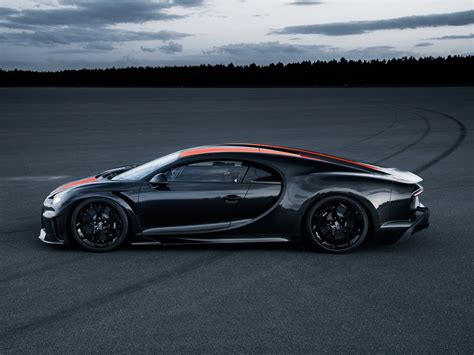 Bugatti's Chiron Clocks 305 MPH Thanks to Top-Notch Tires ...