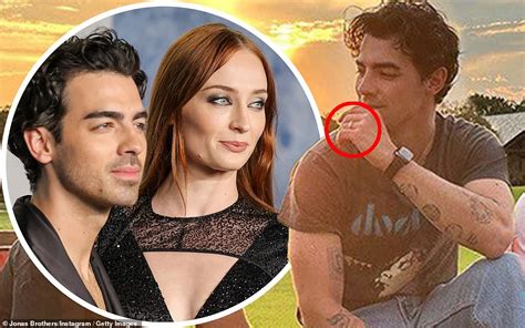 Joe Jonas And The Riddle Of The Ring Sophie Turner S Husband Puts Wedding Band Back On While In