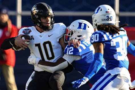 Duke Contains Plumlee Beats Ucf 30 13 In Military Bowl