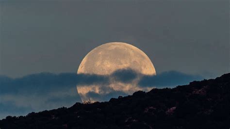 La Superluna Rosa De Abril En Imágenes Así Se Ha Visto La Luna Llena Más Grande De 2020