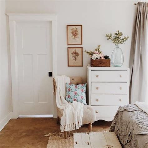 5 Dreamy Must Have Items For A Welcoming Guest Room Home Bedroom Guest