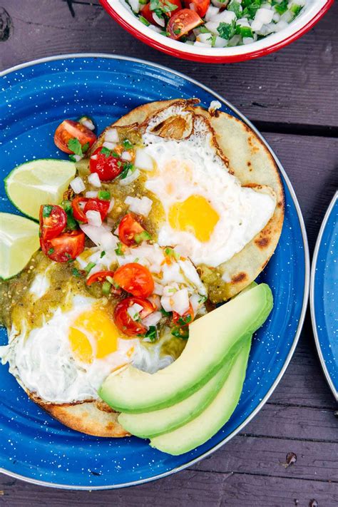 Healthy fast food breakfast near me. Huevos Rancheros Verdes | Recipe | Huevos rancheros ...