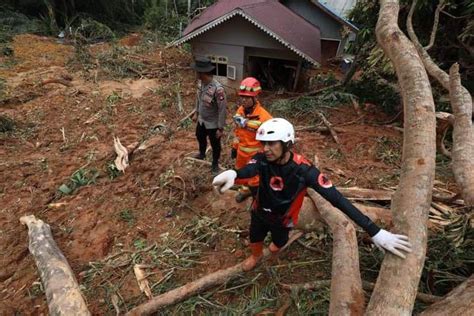 Longsor Di Serasan BNPB Akan Relokasi Rumah Untuk 100 Kepala Keluarga