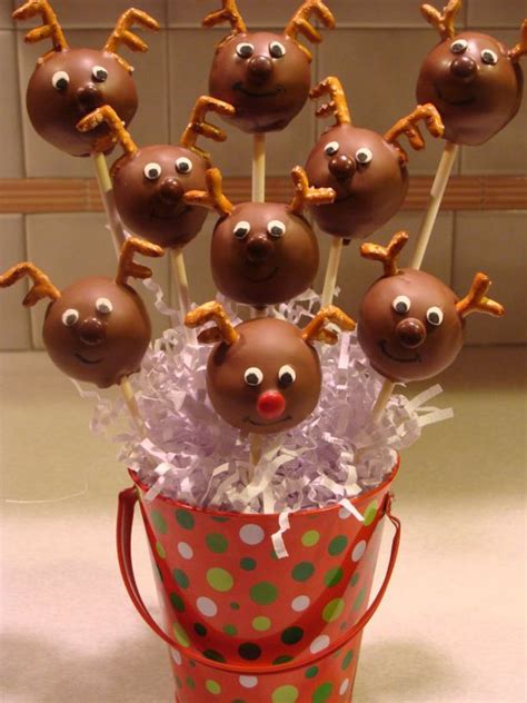 Cake pops are made by combining crumbled cake sponge and frosting, then rolling into balls or other shapes and coating in candy or chocolate. Sweet Treats by Bonnie: Christmas Cake Pops
