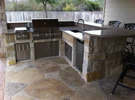 25 Unique Styling Ideas For Your Outdoor Kitchen Countertop Material