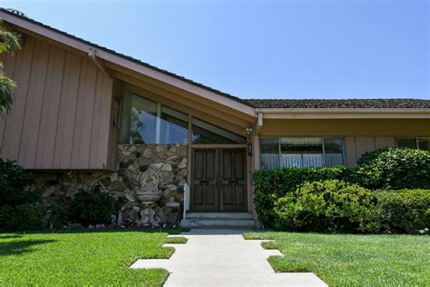 the brady bunch house is up for sale better homes and gardens