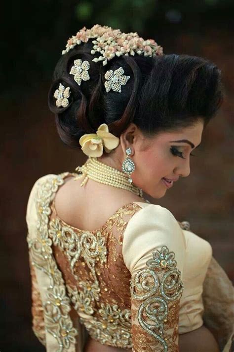 Simple Bridal Hairstyle Bridal Hair Updo Indian Bride Hairstyle