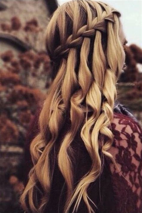 Waterfall braiding looks absolutely fantastic on hair that has the latest ombré and balayage highlighting! Easy Waterfall Braid Tutorial: How to Do a Waterfall Braid