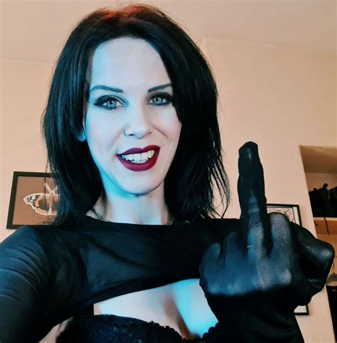 𝐌𝐢𝐬𝐭𝐫𝐞𝐬𝐬 𝐌𝐢𝐚 On Twitter Mistressisys Dirkhooper Femdom World Findommes Mfc Pervert