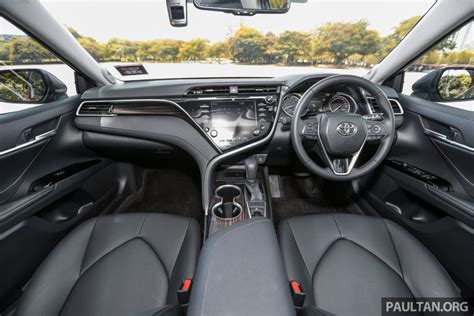 FIRST DRIVE 2019 Toyota Camry 2 5V RM190k Paul Tan Image 960247