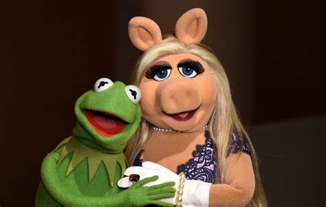 A Pop Culture Tragedy Kermit The Frog And Miss Piggy Have Broken Up