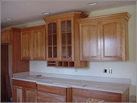 Kitchen Cabinets With Crown Molding Shaker Cabinets With Crown