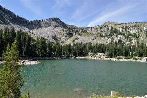 Twin Lakes Reservoir Your Hike Guide