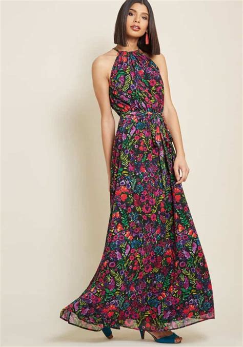 As far as summer wedding guest maxi dresses go, this one is super versatile. Maxi Dresses for Wedding Guests