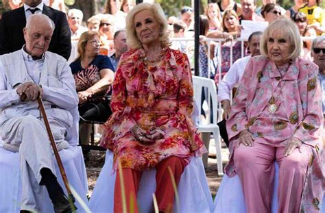 Mirtha legrand, 51 años en antena sin faltar desde 1968 / efe. Murió "Goldie", hermana gemela de Mirtha Legrand ...