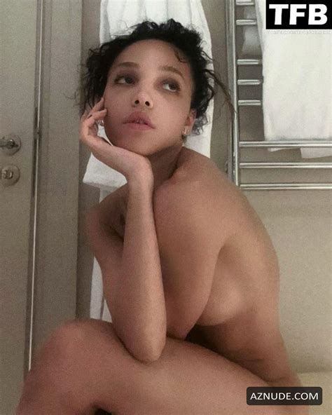 FKA Twigs Sexy Poses Naked Showcasing Her Hot Nude Figure On Social