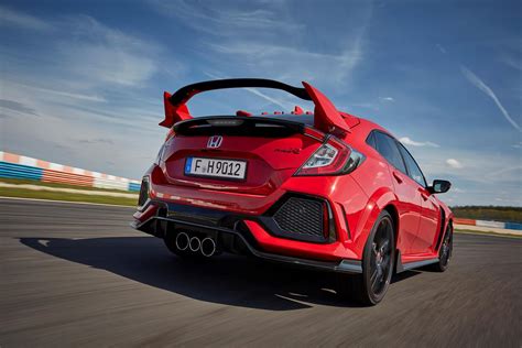 The casual car enthusiast in america will remember only that there was once an acura integra with that but those peering at this story from beneath the flat brim of a type r cap will know that there have been four generations of civic type rs prior to the. Nuevo Honda Civic Type R | 2017 | 2018 | 2019 | Opiniones ...