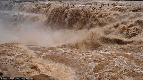 Dramatic Pictures Of The Almighty Force Of Chinas Yellow River As It