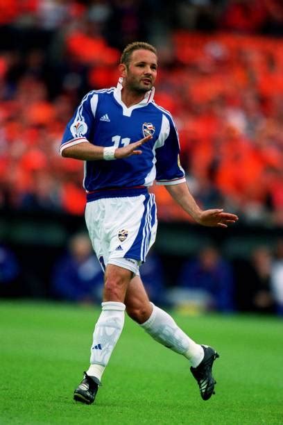 Sinisa Mihajlovic Yugoslavia Pictures and Photos - Getty Images