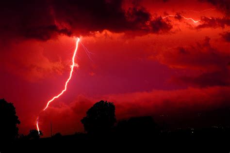 Pin By EXENICY On Fotografia Thunder And Lightning Storm Thunder And Lightning Lightning Storm