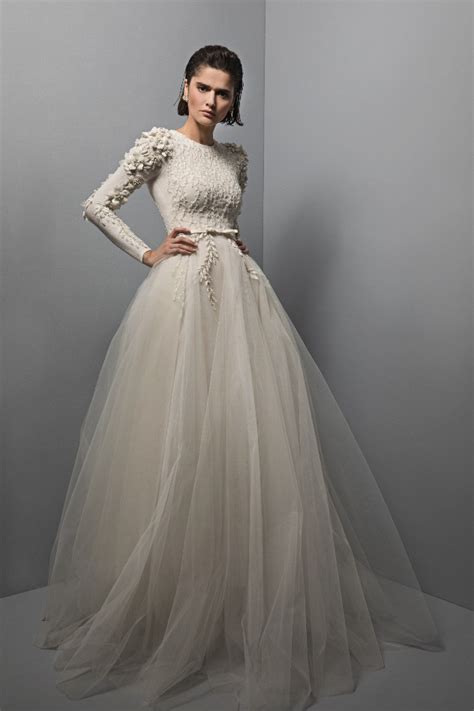 Find wedding services in chicagoland: "חושפני זה גם ככה לא הסגנון שלי" | Fashion Forward | אופנה