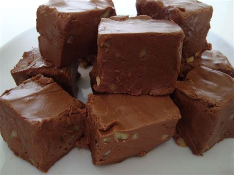 Here's an old fashioned fantasy fudge recipe complete with step by step photos and simple instructions. Caker Cooking: Creamy Fantasy Fudge