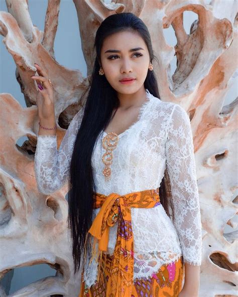 Ayu Sintya Dewiさんはinstagramを利用しています「😇」 Beautiful Dresses Traditional Dresses Fashion
