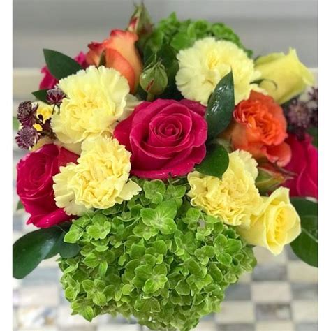 Fresh flowers delivered monday to sunday. Flowers near me & my heart! Flower arrangement Maplewood ...