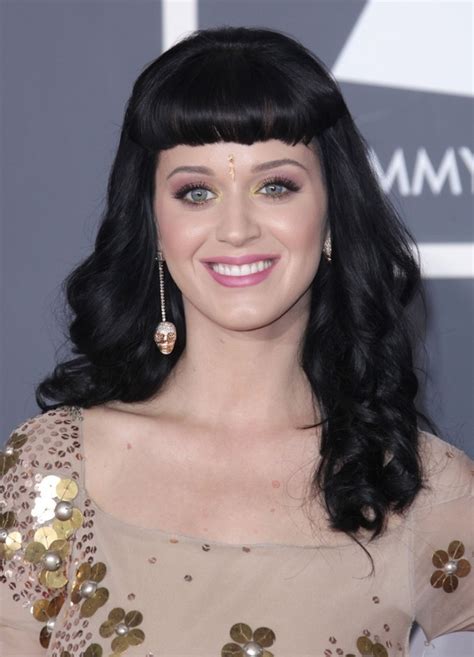 Katy Perrys Long Curly Hairstyle With Bangs Stylish Hair Hair Styles