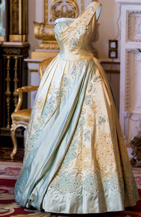 Princess Beatrices Wedding Photos Dress Details Revealed