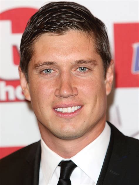 Vernon is married to tv presenter tess daly and they both fronted reality singing competition just the two of us. The Week In Radio: Vernon Kay is Strictly out of step with ...