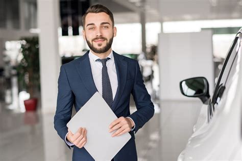 Key Traits of a Top Dealership Business Manager