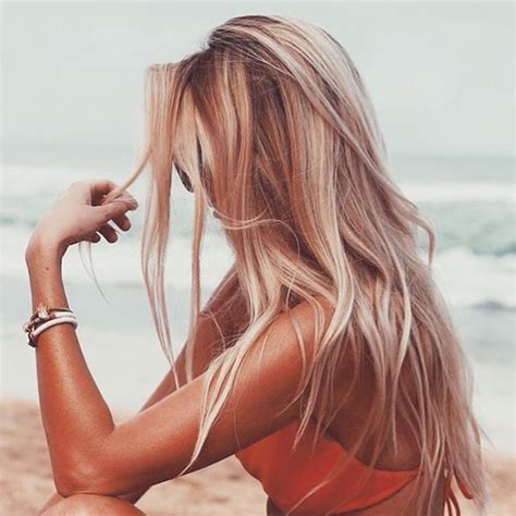30 Trendy And Beautiful Long Blonde Hairstyles