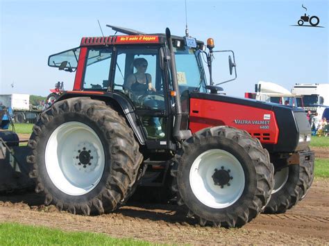 At valmet automotive, all of our locations work together intensely and smoothly. Foto Valtra Valmet 6400 #126261