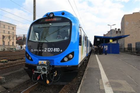 Mężczyzna podejrzewany o kradzież torebki z tramwaju w katowicach sam zgłosił się na policję po tym jak jego. Katowice: rozkład jazdy pociągów [przyjazdy pociągów ...