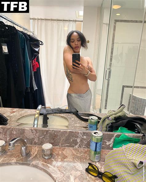 Cleopatra Coleman Nude OnlyFans Leaks Fappening FappeningBook