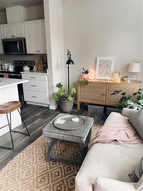 Clever Ways To Make A Small Space Cozy And Inviting Courtney S Apartment The Inspired Room