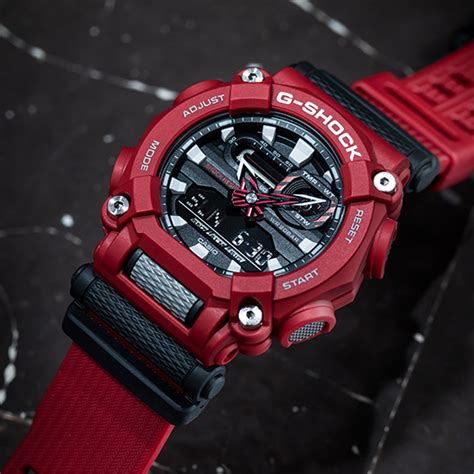 Some models count with bluetooth connected technology and atomic timekeeping. GA-900-4AJF - 製品情報 - G-SHOCK - CASIO