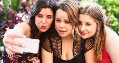 Selfies And Super Lice Make A Lousy Combination Edmonton Globalnewsca