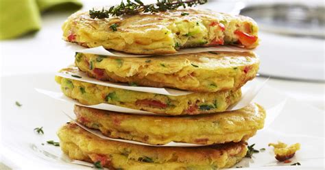 Da die intensität der sonne in unseren breiten lange nicht mit der südlicher länder zu. Rezept: Zucchinipuffer mit Thymian - Mein schöner Garten