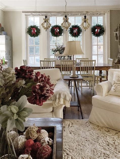 Christmas Decorating Ideas for the Family Room - MY 100 YEAR OLD HOME