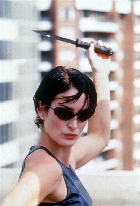 Pin By Melanie Leon On Film Stills Carrie Anne Moss The Matrix Movie Actresses