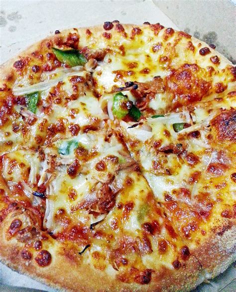 Cari tau dulu alamat/lokasi outlet, promo & daftar harga terbarunya! Venoth's Culinary Adventures: Domino's Pizza @ Tanjung ...