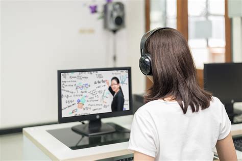 Earn money as an online tutor. How Do Online Classes Work?: 10 Frequently Asked Questions ...