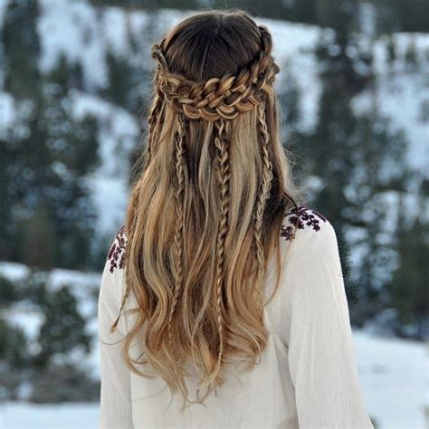 This gorgeous look does both in addition to one more essential detail, being comfortable! 40 Cute and Girly Hairstyles with Braids